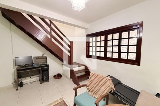 Sala de casa à venda com 4 quartos, 170m² em Jardim Mirante, Várzea Paulista