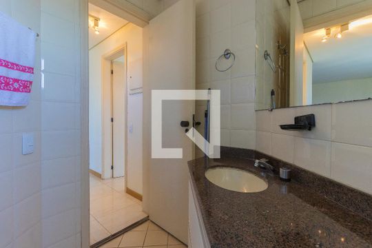 Banheiro Social de kitnet/studio para alugar com 1 quarto, 55m² em Jardim São Dimas, São José dos Campos