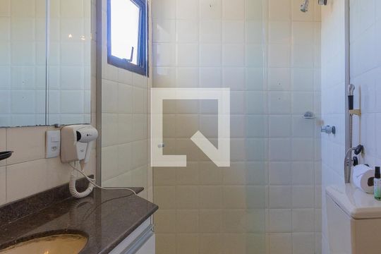 Banheiro Social de kitnet/studio para alugar com 1 quarto, 55m² em Jardim São Dimas, São José dos Campos