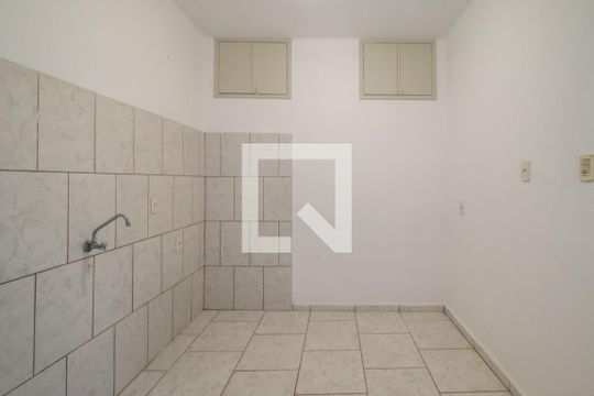 Cozinha de apartamento para alugar com 1 quarto, 32m² em Centro, Porto Alegre
