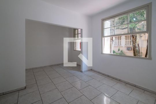 Sala/Quarto de apartamento para alugar com 1 quarto, 32m² em Centro, Porto Alegre