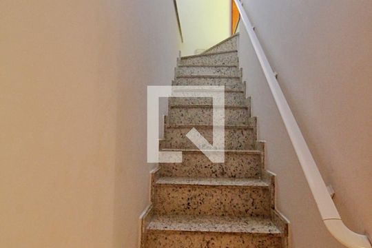 Escada de apartamento à venda com 3 quartos, 166m² em Parque das Nações, Santo André
