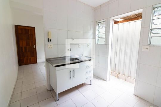 Cozinha de apartamento para alugar com 1 quarto, 43m² em Jardim Casablanca, São Paulo