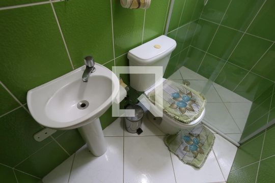 Banheiro Social de casa à venda com 3 quartos, 400m² em Vila Sílvia, São Paulo