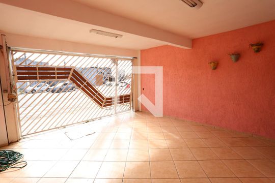 Garagem de casa à venda com 3 quartos, 400m² em Vila Sílvia, São Paulo
