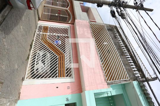 Fachada de casa à venda com 3 quartos, 400m² em Vila Sílvia, São Paulo
