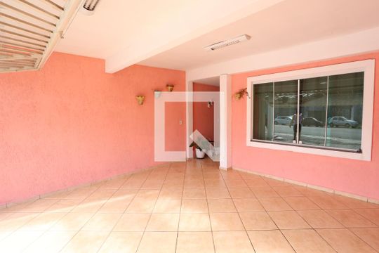 Garagem de casa à venda com 3 quartos, 400m² em Vila Sílvia, São Paulo