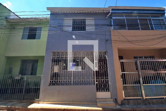 Fachada de casa à venda com 2 quartos, 100m² em Santa Teresinha, Santo André