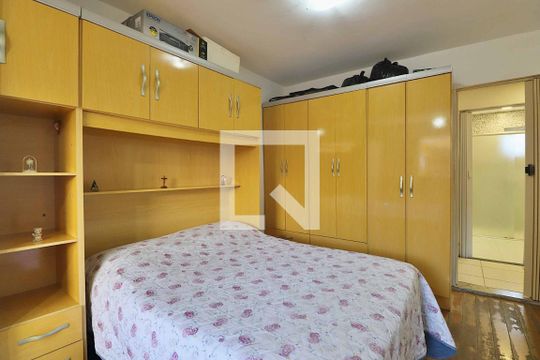 Quarto 1 de casa à venda com 2 quartos, 100m² em Santa Teresinha, Santo André