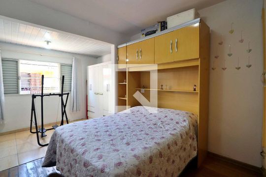 Quarto 1 de casa à venda com 2 quartos, 100m² em Santa Teresinha, Santo André