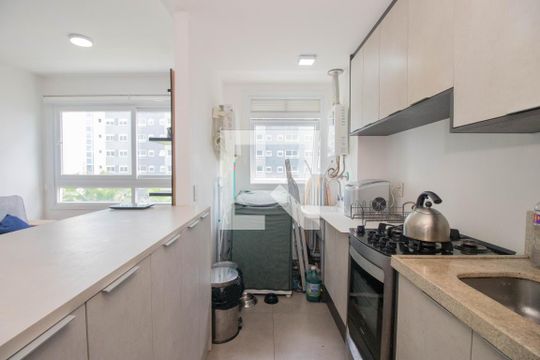 Cozinha de apartamento à venda com 2 quartos, 65m² em São Sebastião, Porto Alegre