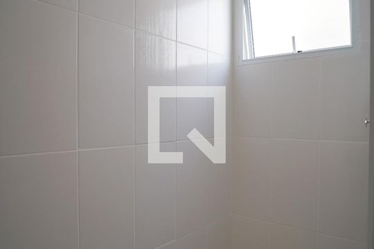 Banheiro de apartamento para alugar com 2 quartos, 53m² em Jardim Celeste, Sorocaba
