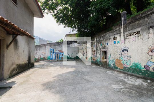 Garagem de casa à venda com 4 quartos, 4000m² em Freguesia de Jacarepaguá, Rio de Janeiro