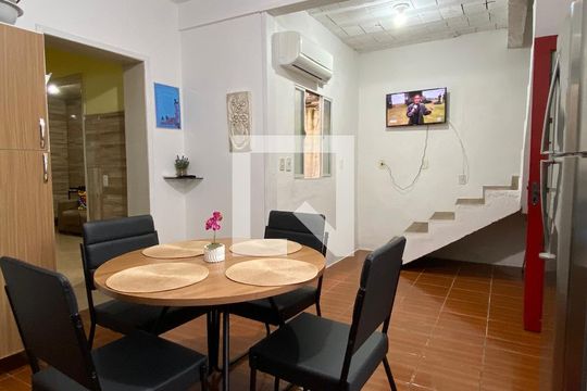 Cozinha de casa à venda com 2 quartos, 150m² em Rubem Berta, Porto Alegre