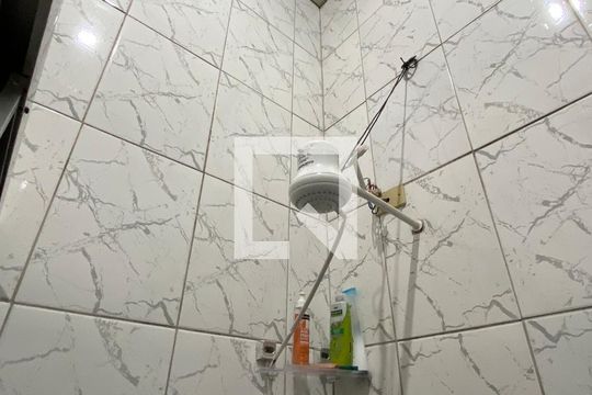Banheiro de casa à venda com 2 quartos, 150m² em Rubem Berta, Porto Alegre