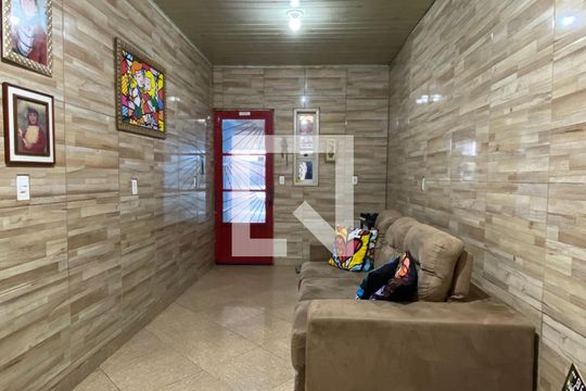 Sala de casa à venda com 2 quartos, 150m² em Rubem Berta, Porto Alegre