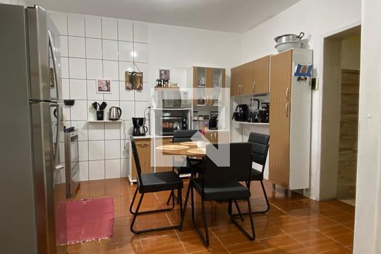 Cozinha de casa à venda com 2 quartos, 150m² em Rubem Berta, Porto Alegre