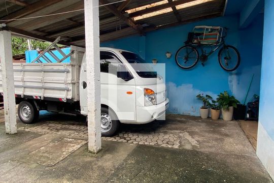 Garagem de casa à venda com 2 quartos, 150m² em Rubem Berta, Porto Alegre