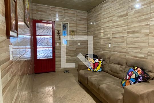 Sala de casa à venda com 2 quartos, 150m² em Rubem Berta, Porto Alegre