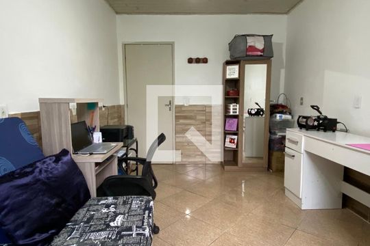 Quarto 1 de casa à venda com 2 quartos, 150m² em Rubem Berta, Porto Alegre