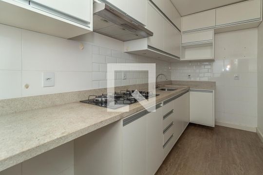 Cozinha de apartamento à venda com 1 quarto, 48m² em Vila Jardim, Porto Alegre