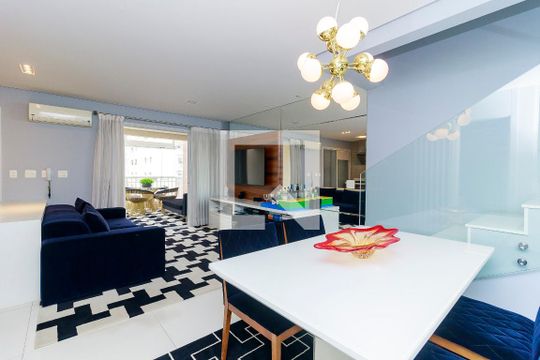 Apartamento à venda com 2 quartos, 102m² em Vila Cordeiro, São Paulo