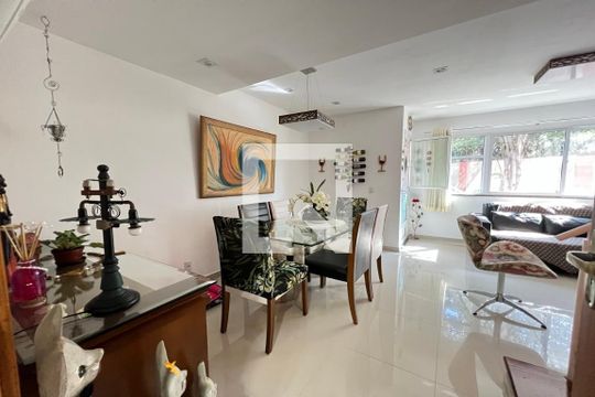Sala de casa de condomínio à venda com 3 quartos, 90m² em Tanque, Rio de Janeiro