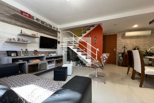 Sala de casa de condomínio à venda com 3 quartos, 90m² em Tanque, Rio de Janeiro