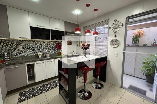Cozinha de casa de condomínio à venda com 3 quartos, 90m² em Tanque, Rio de Janeiro