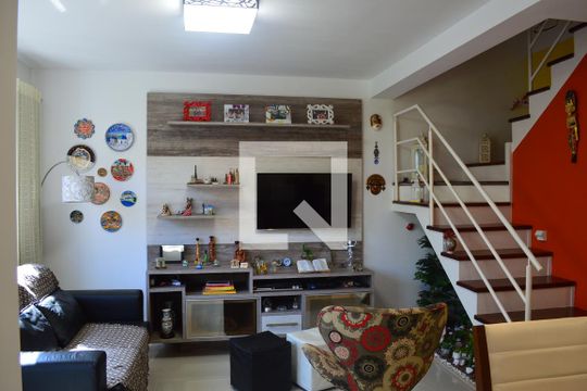 Sala de casa de condomínio à venda com 3 quartos, 90m² em Tanque, Rio de Janeiro
