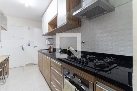 Cozinha de apartamento para alugar com 3 quartos, 100m² em Jardim da Saúde, São Paulo