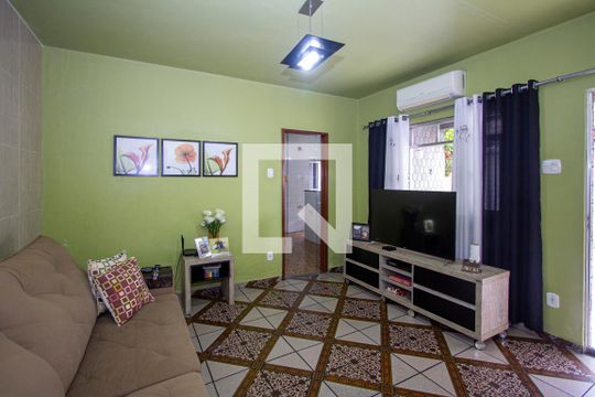 Sala de casa para alugar com 2 quartos, 82m² em Nova Cidade, São Gonçalo