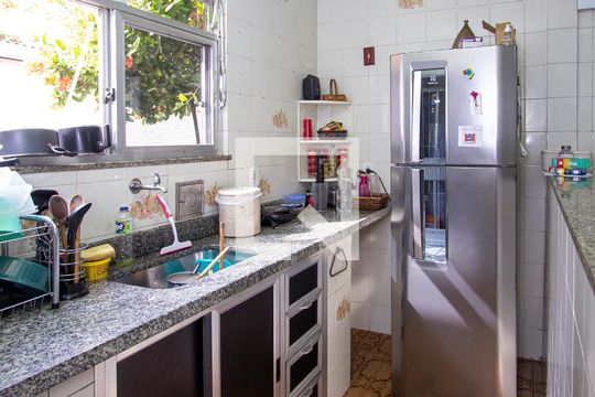 Cozinha de casa para alugar com 2 quartos, 82m² em Nova Cidade, São Gonçalo