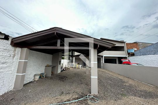 Quintal de casa para alugar com 2 quartos, 130m² em Scharlau, São Leopoldo