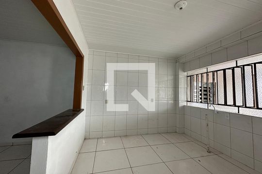 Cozinhaa de casa para alugar com 2 quartos, 130m² em Scharlau, São Leopoldo