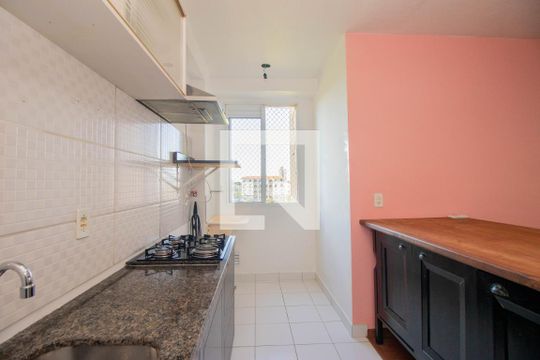 Cozinha e Área de Serviço de apartamento à venda com 2 quartos, 43m² em Protásio Alves, Porto Alegre