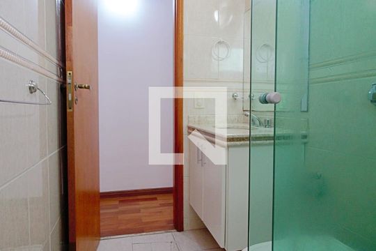 Banheiro da Suíte 1 de casa à venda com 4 quartos, 160m² em Jardim Londrina, São Paulo