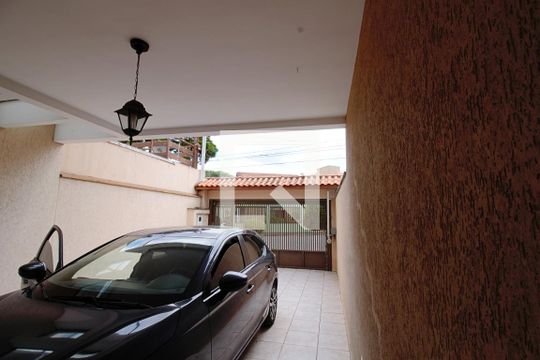 Garagem  de casa à venda com 4 quartos, 160m² em Jardim Londrina, São Paulo