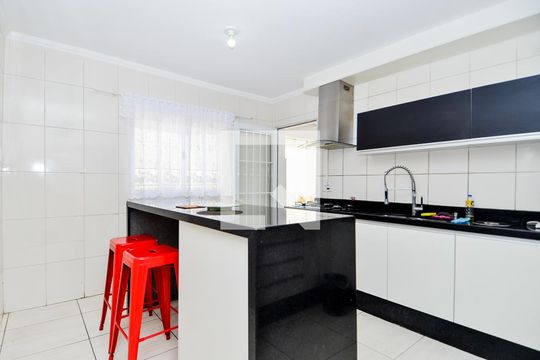 Cozinha de casa à venda com 3 quartos, 177m² em Jardim Moreira, Guarulhos