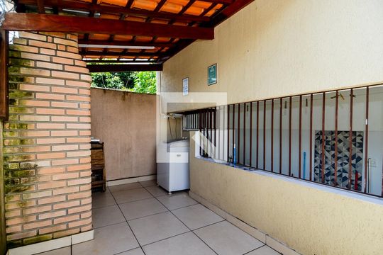 Churrasqueira de casa à venda com 3 quartos, 177m² em Jardim Moreira, Guarulhos