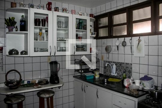 Cozinha de casa de condomínio para alugar com 2 quartos, 120m² em Itapuã, Salvador