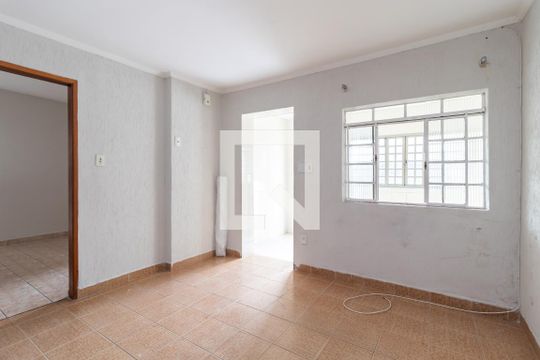 Casa para alugar com 2 quartos, 150m² em Parque Peruche, São Paulo