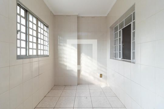 Hall de Entrada de casa para alugar com 2 quartos, 150m² em Parque Peruche, São Paulo