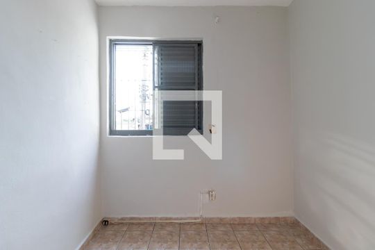 Quarto 2 de casa para alugar com 2 quartos, 150m² em Parque Peruche, São Paulo