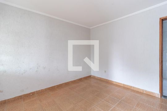 Sala de Estar de casa para alugar com 2 quartos, 150m² em Parque Peruche, São Paulo