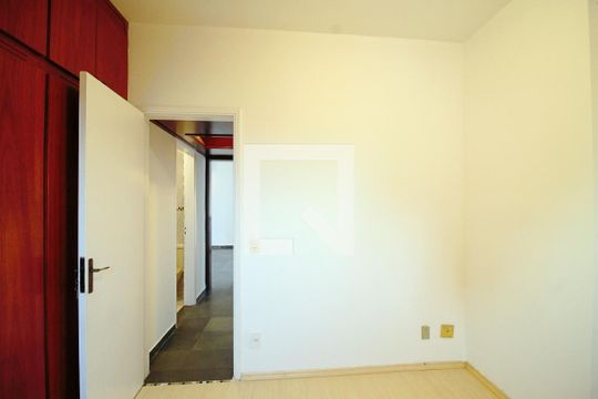 Quarto 1 de apartamento para alugar com 2 quartos, 70m² em Super Quadra Morumbi, São Paulo