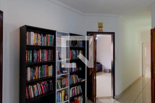 Corredor de casa à venda com 5 quartos, 464m² em Vila Ré, São Paulo