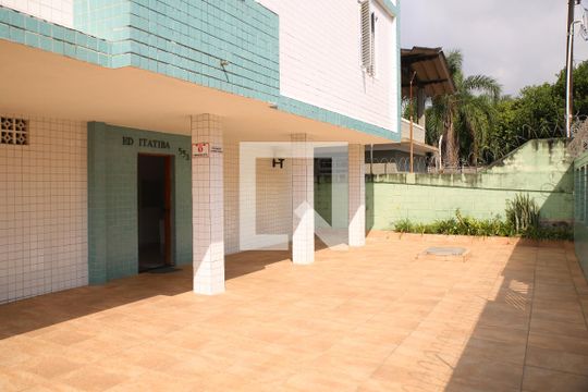 Área comum de kitnet/studio para alugar com 1 quarto, 41m² em Nova Mirim, Praia Grande