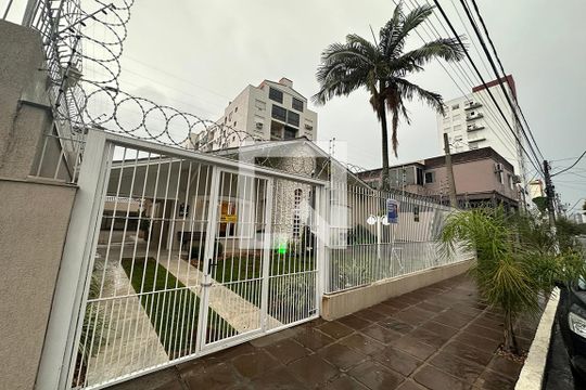 Fachada de casa à venda com 3 quartos, 180m² em Centro, São Leopoldo