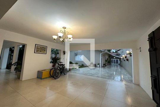 Garagem de casa à venda com 3 quartos, 180m² em Centro, São Leopoldo